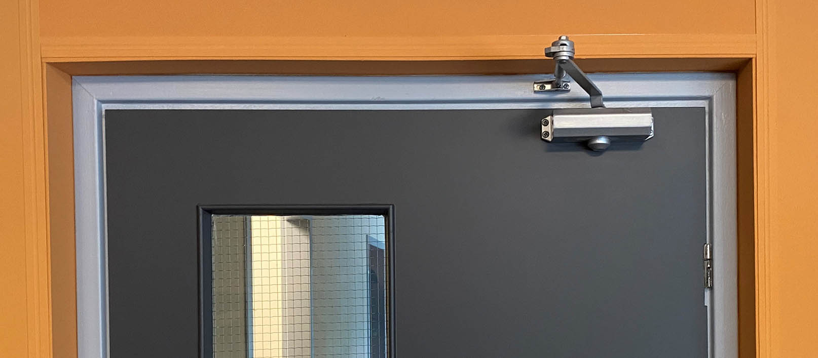 Briton CE deurdranger